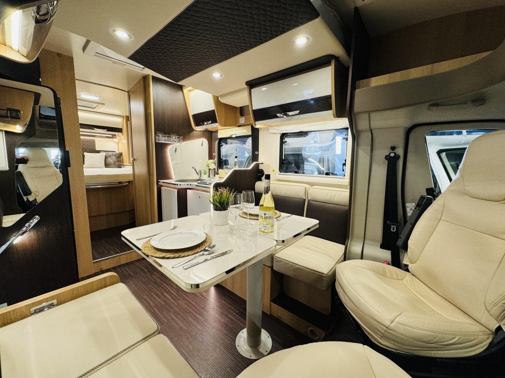 McLouis MC4 281 Levelsysteem Automaat 2022, Caravans en Kamperen, Campers, Koelkast, McLouis S.r.l., Ringverwarming, Bedrijf