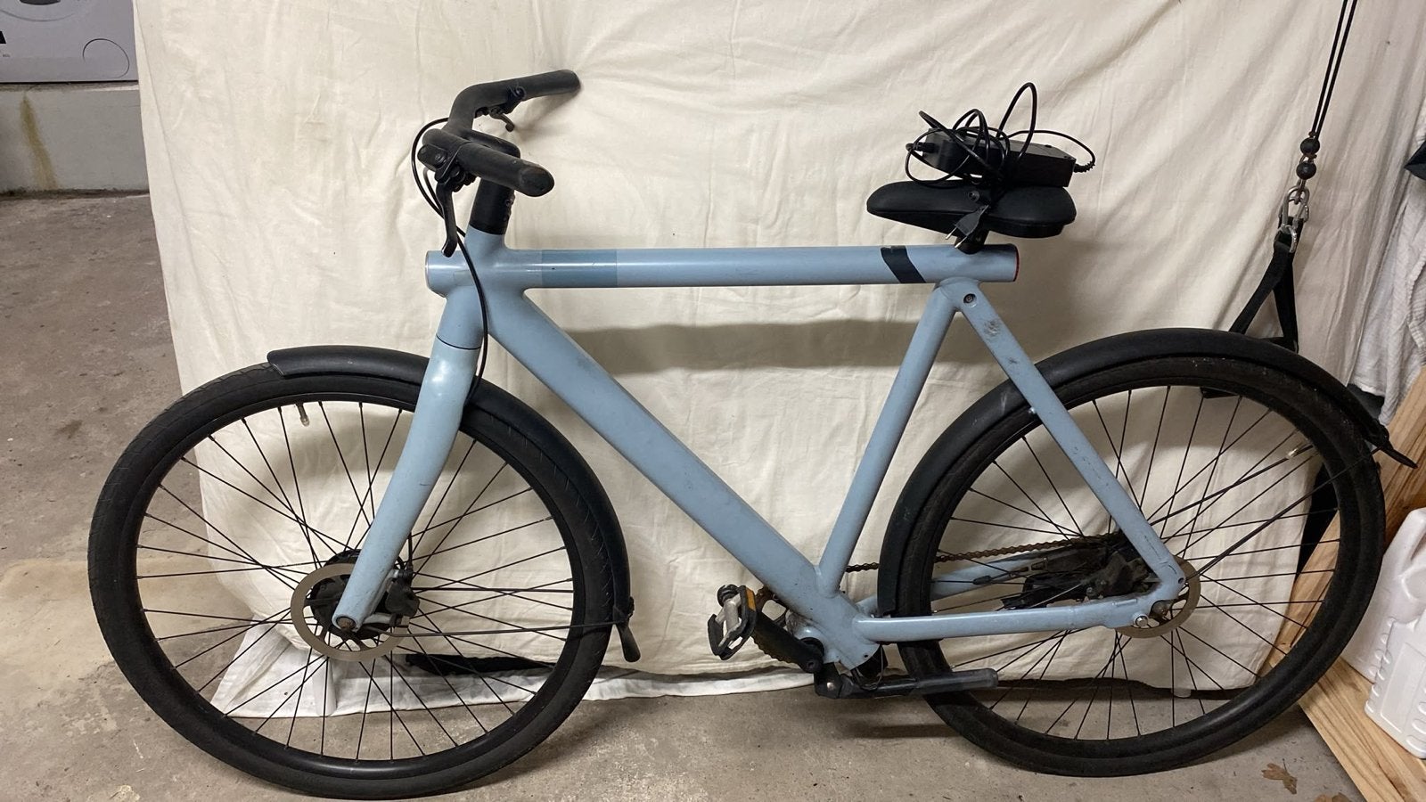 VanMoof S3 E-bike - Lichtblauw - Goede staat, Fietsen en Brommers, Ophalen, Gebruikt, 55 tot 59 cm, Vanmoof