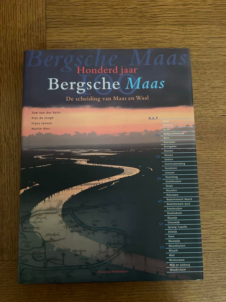 Honderd jaar Bergsche Maas: De scheiding van Maas en Waal, Boeken, Ophalen of Verzenden, Zo goed als nieuw