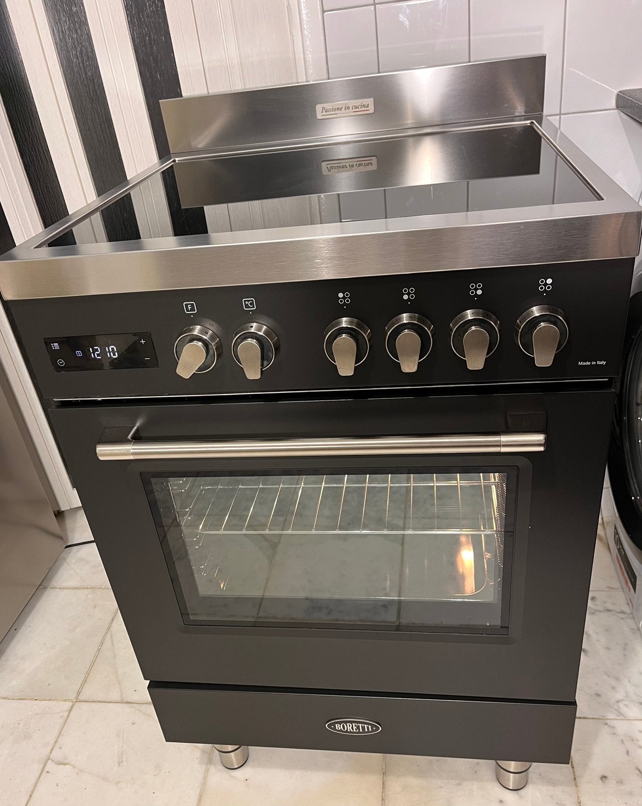 Boretti inductiefornuis met oven goede staat!, Witgoed en Apparatuur, Fornuizen, Ophalen, 4 kookzones, Zo goed als nieuw, Energieklasse A of zuiniger