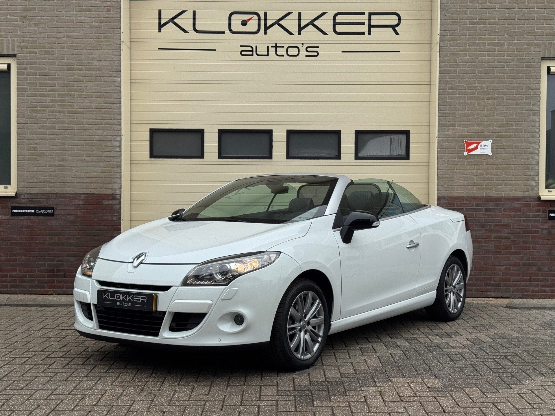 Renault Mégane Coupé-Cabriolet 2.0 Dynamique Xenon | Stoel, Gebruikt, 4 cilinders, Cabriolet, 4 stoelen