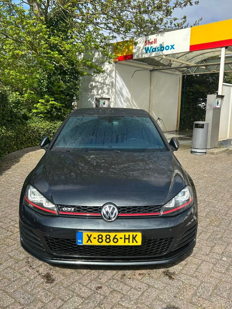 Volkswagen golf 2.0 TSI GTI DSG, Auto's, Volkswagen, 4 cilinders, 1984 cc, 690 kg, 220 pk