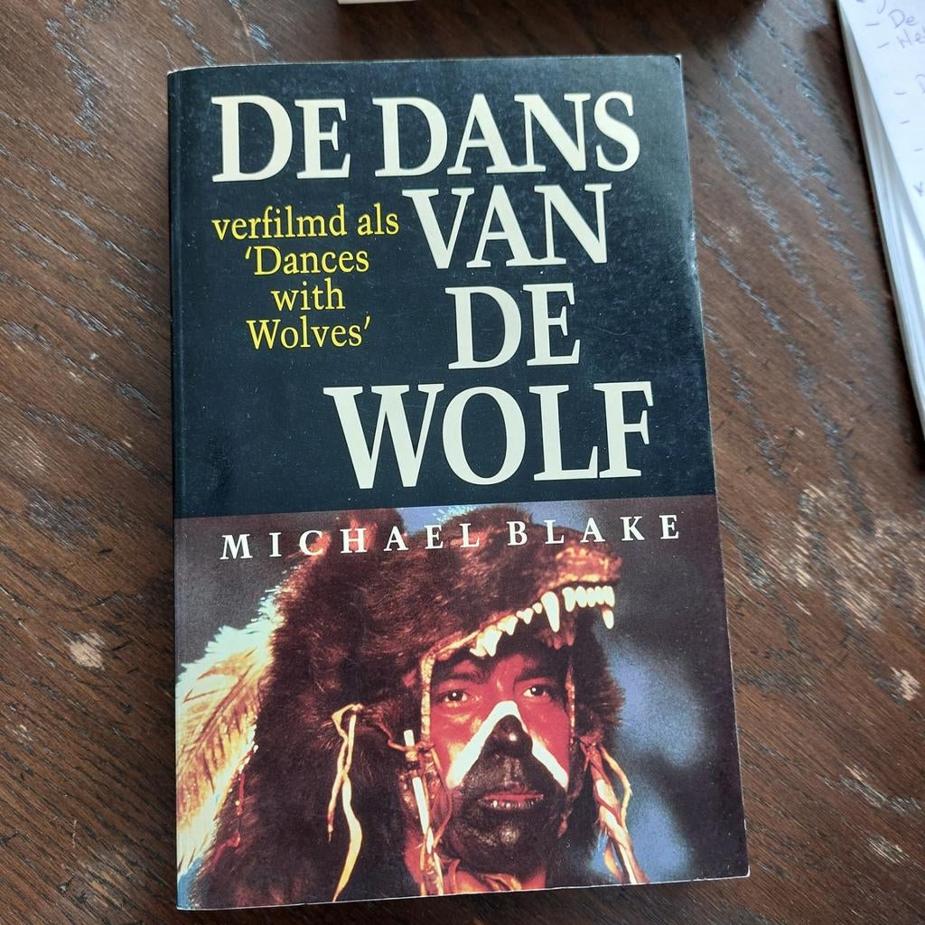 Michael Blake - Dans van de wolf, Boeken, Ophalen of Verzenden, Zo goed als nieuw, Michael Blake