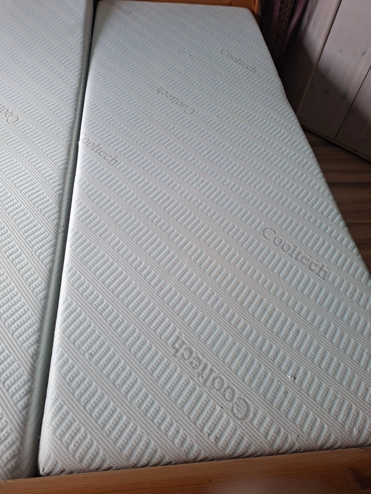 Foto 5 van Houten tweepersoonsbed met verstelbare lattenbodems