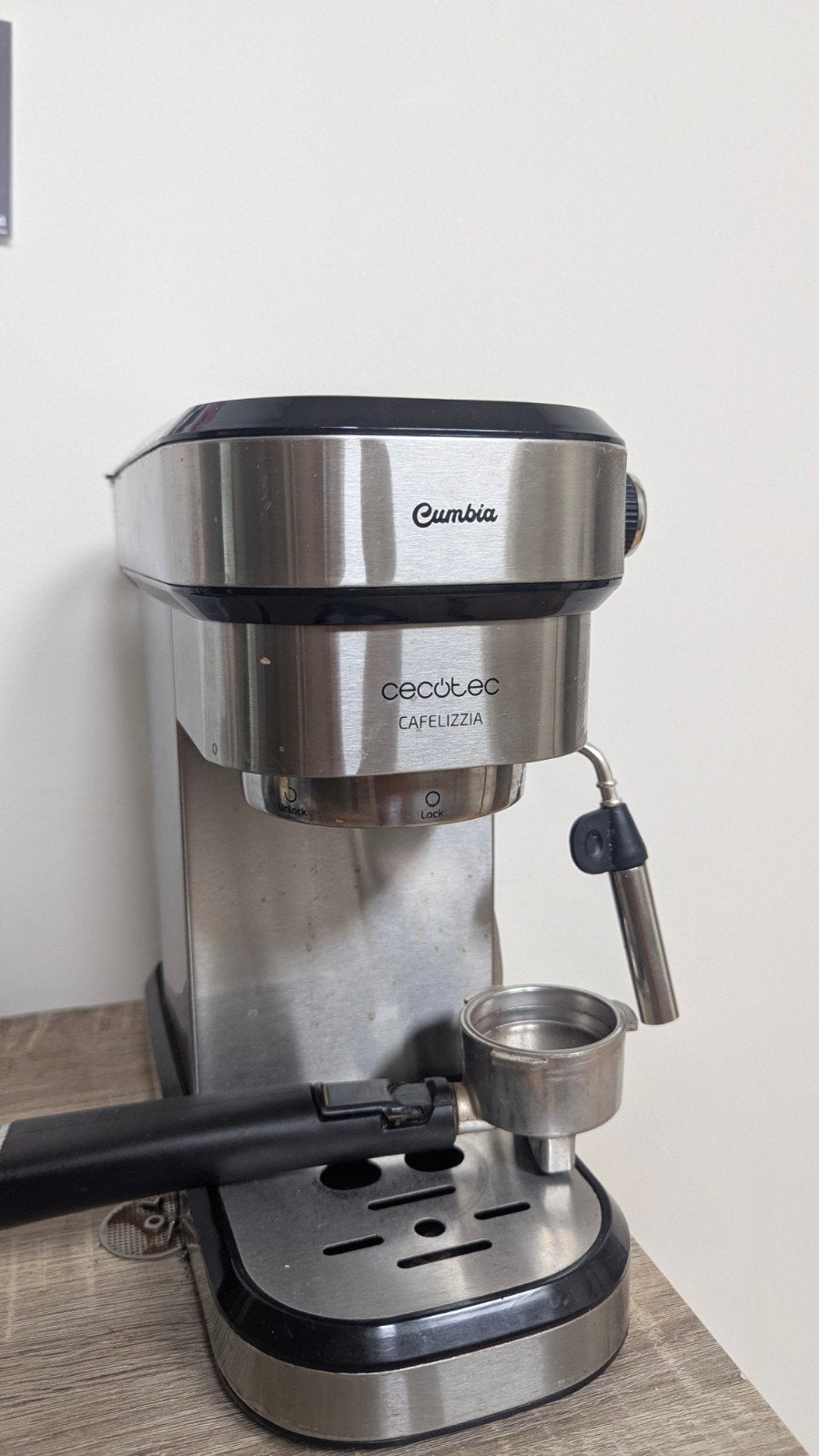 To repair: Cecotec Cumbia Cafelizzia 790, Gebruikt, Espresso apparaat, Gemalen koffie, Ophalen of Verzenden