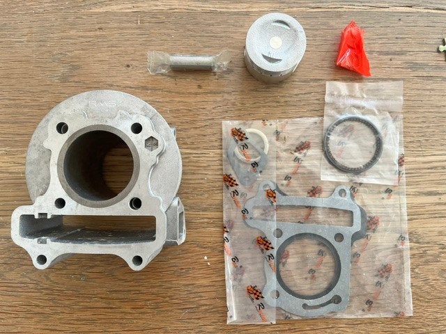 Cilinder en zuiger set 80cc Compleet GY6, Ophalen, Nieuw, Cilinder, Overige merken