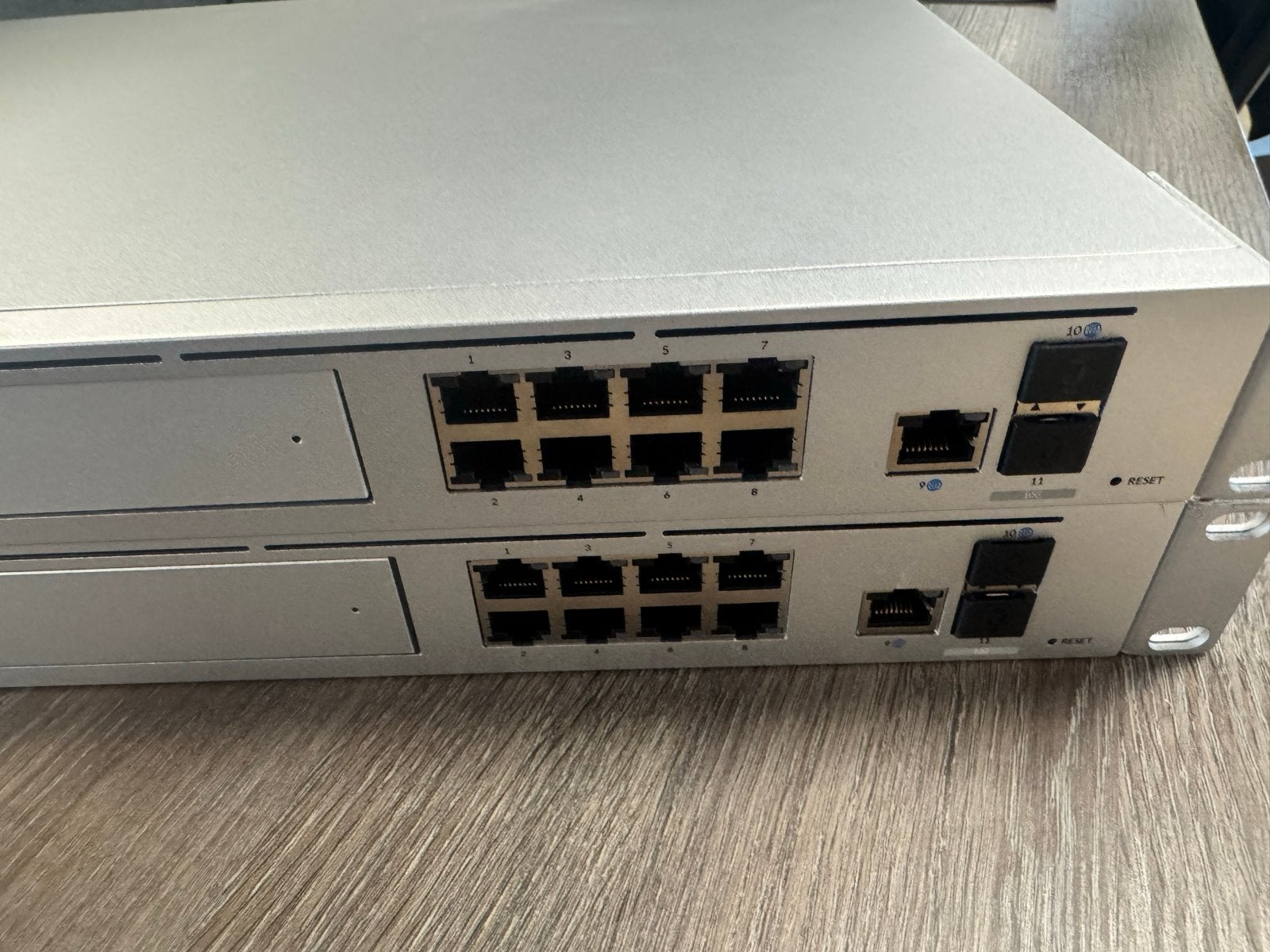 2x Ubiquiti UniFi Dream Machine Pro (UDM-Pro) - 2 stuks, Computers en Software, Netwerk switches, Ophalen of Verzenden, Zo goed als nieuw