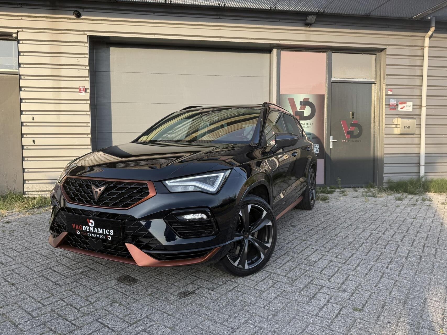 CUPRA Ateca 2.0 TSI 4DRIVE DEALER VOL BEATS 360 SIDE PANO VD, Automaat, Gebruikt, Euro 6, 4 cilinders