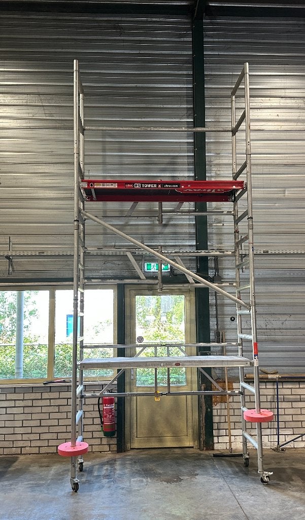 Altrex steiger RS Tower, Doe-het-zelf en Verbouw, Steigers, Ophalen, Gebruikt, Rolsteiger of Kamersteiger, 5 meter of hoger