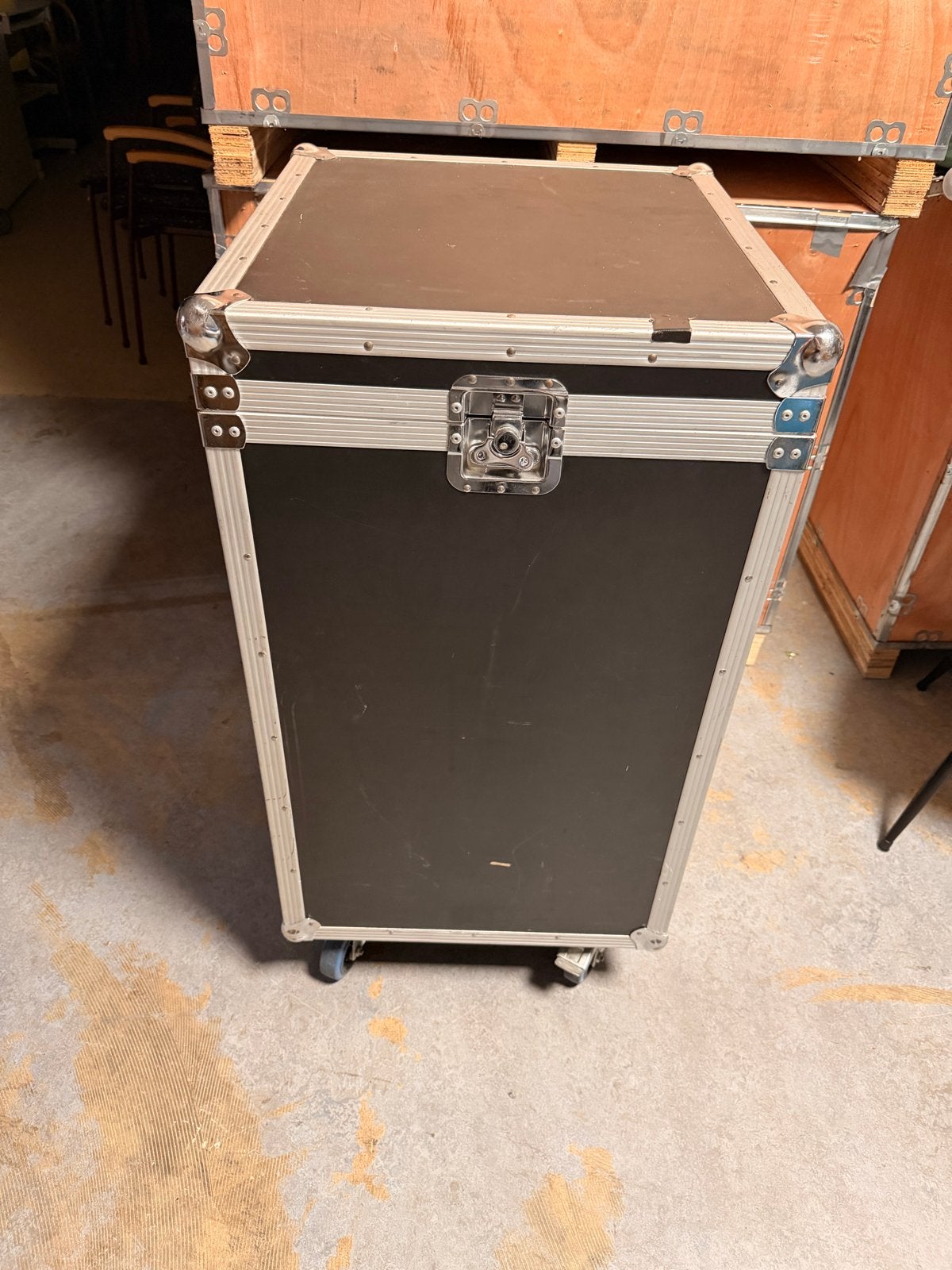 Complete DJ Set: Flightcase, Mixer, CD-spelers, Versterker,, Ophalen, Gebruikt
