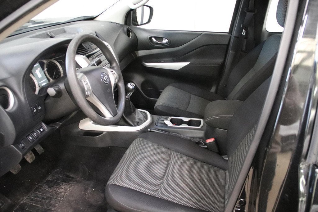 Nissan NAVARA 2.3 dCi PICK UP 4X4, Stof, Gebruikt, 4 cilinders, Startonderbreker