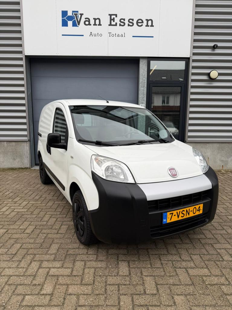Fiat Fiorino 1.3 55KW 2012, Auto's, Voorwielaandrijving, 74 pk, Zwart, 4 cilinders