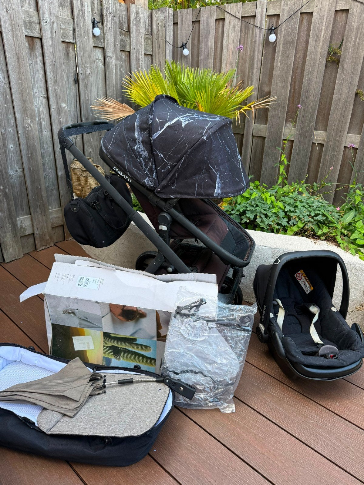 Dubatti one compleet kinderwagen
kinderwagen is gebruikt, ma, Kinderen en Baby's, Kinderwagens en Combinaties, Ophalen of Verzenden