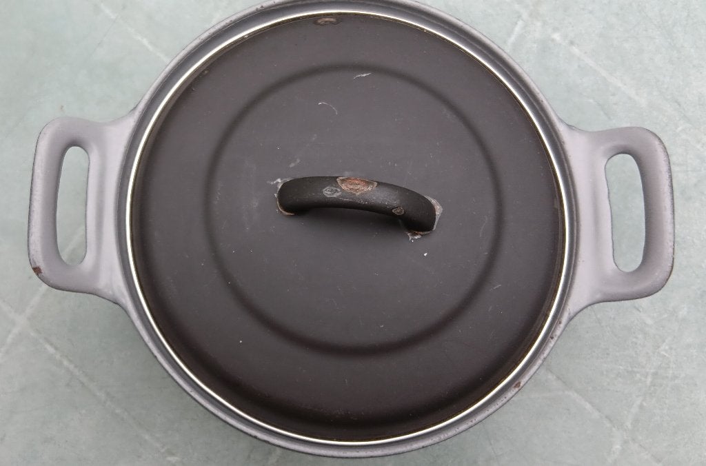 Made In France STAUB? gietijzer pan met deksel 20 cm (G83), Gebruikt, Ophalen of Verzenden, Met handvatten, Overige merken