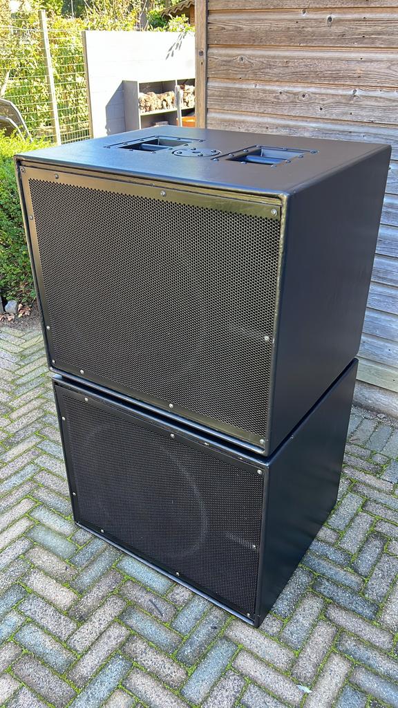 Subwoofers bas kasten zelfbouw 18" B&C, Subwoofer, Zo goed als nieuw, 120 watt of meer, Ophalen