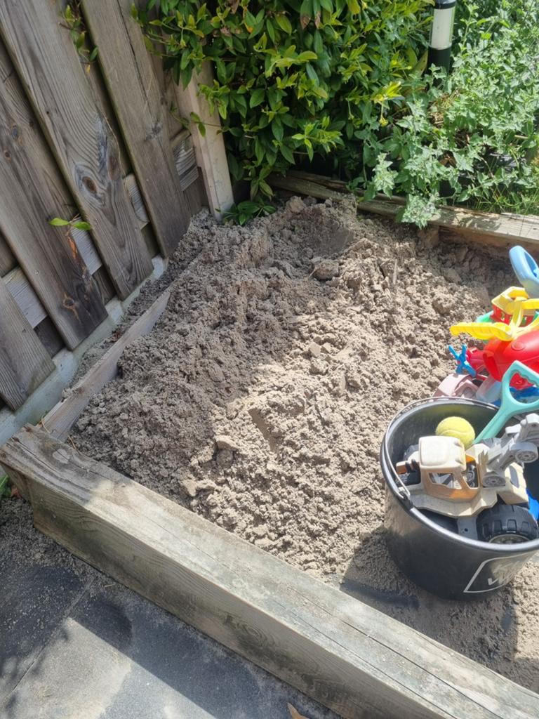 Witzand. Zandbak zand. Speelzand. Gratis afhalen, Ophalen