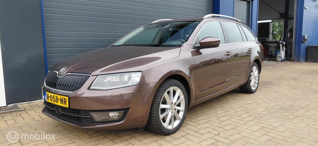 Skoda Octavia Combi 1.8 TSI 180PK ,DSG,Pano,Trekhaak,, Auto's, Skoda, Gebruikt, 4 cilinders, Bruin, Leder en Stof