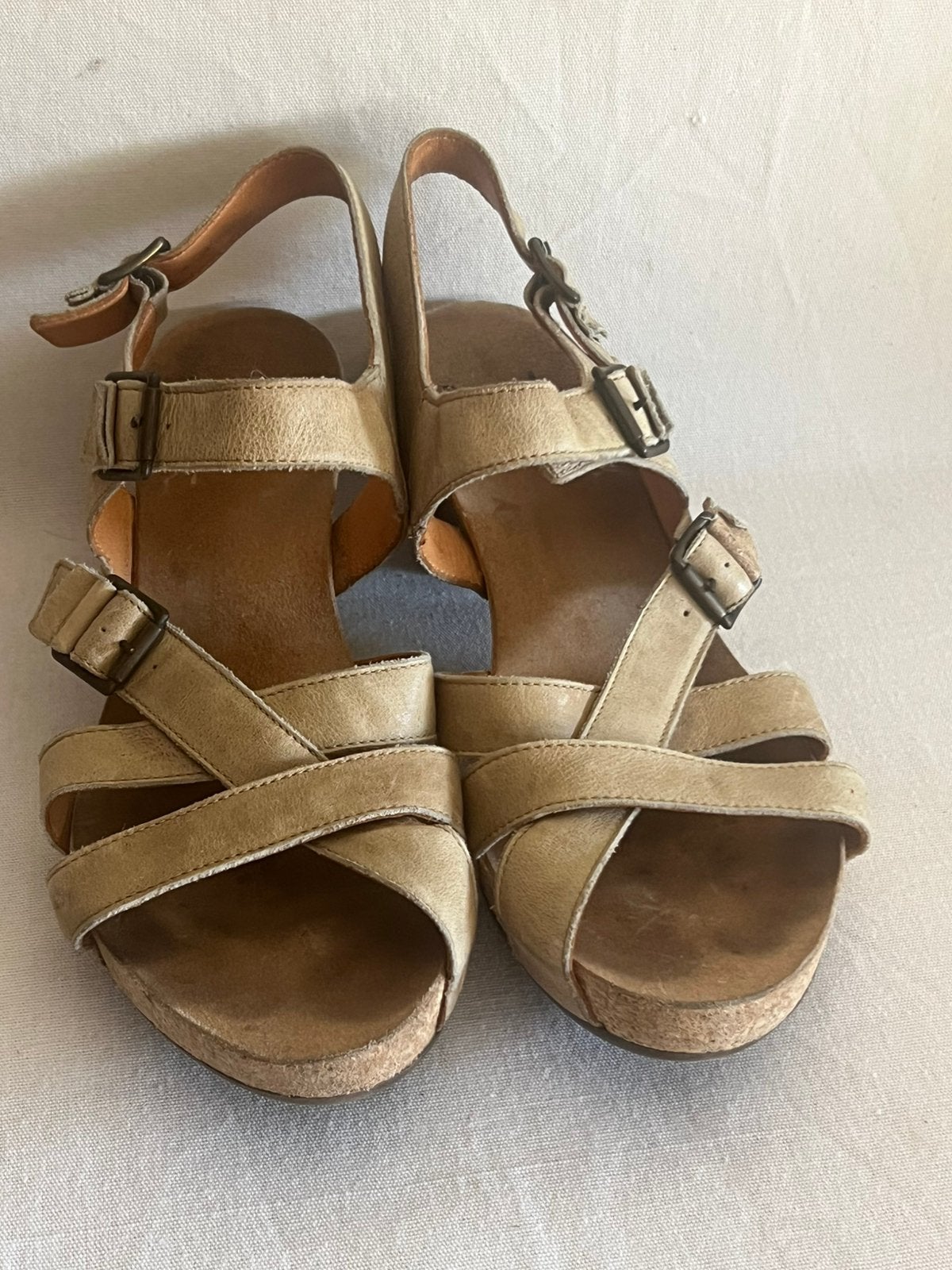 Think! Dames sandalen met hakje 6 cm beige leer maat 41, Beige, Gedragen, Sandalen of Muiltjes, Ophalen of Verzenden