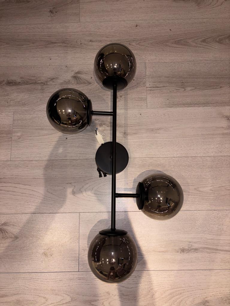 Moderne plafondlamp met 4 rookglazen bollen, Ophalen, Zo goed als nieuw