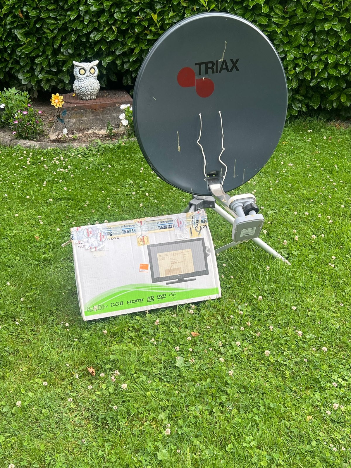 Triax schotelantenne met LNB en statief, Ophalen, Gebruikt, (Schotel)antenne, Overige merken