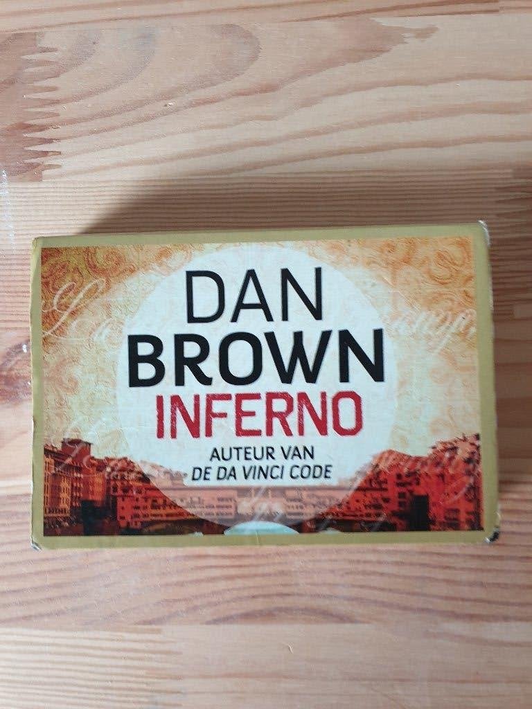 Boekje Dwarsligger nr 245 - Dan Brown - Inferno, Ophalen of Verzenden, Gelezen