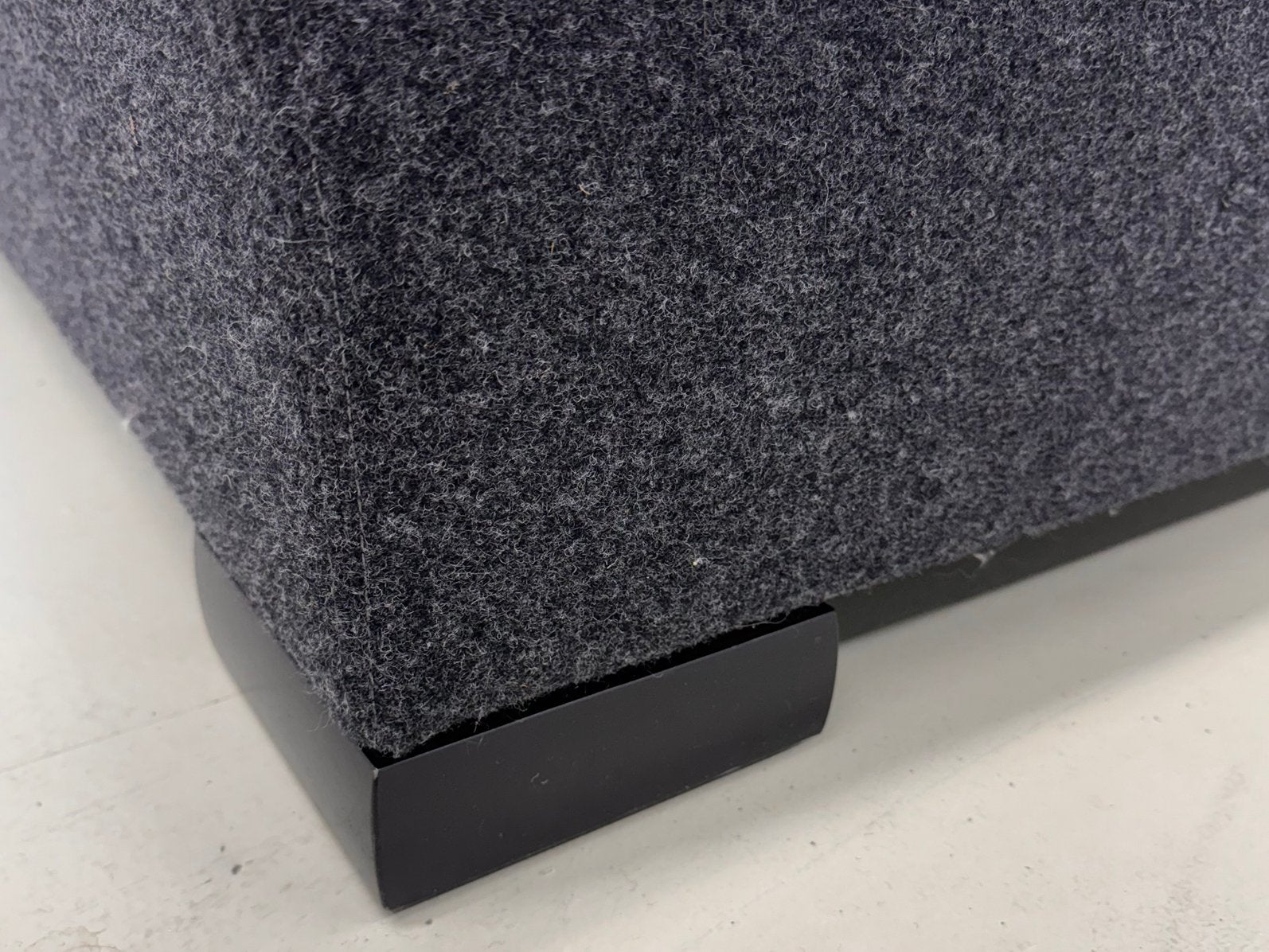 WITTMANN design ottoman in hoogwaardig wolvilt 100x100, |, Cassina Minotti B&B Italia Knoll Vitra Classicon Cappellini, Vierkant