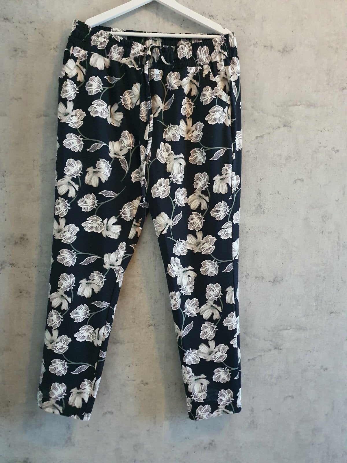 Norah pantalon met bloemenprint - Zo goed als nieuw, Kleding | Dames, Norah, Ophalen of Verzenden