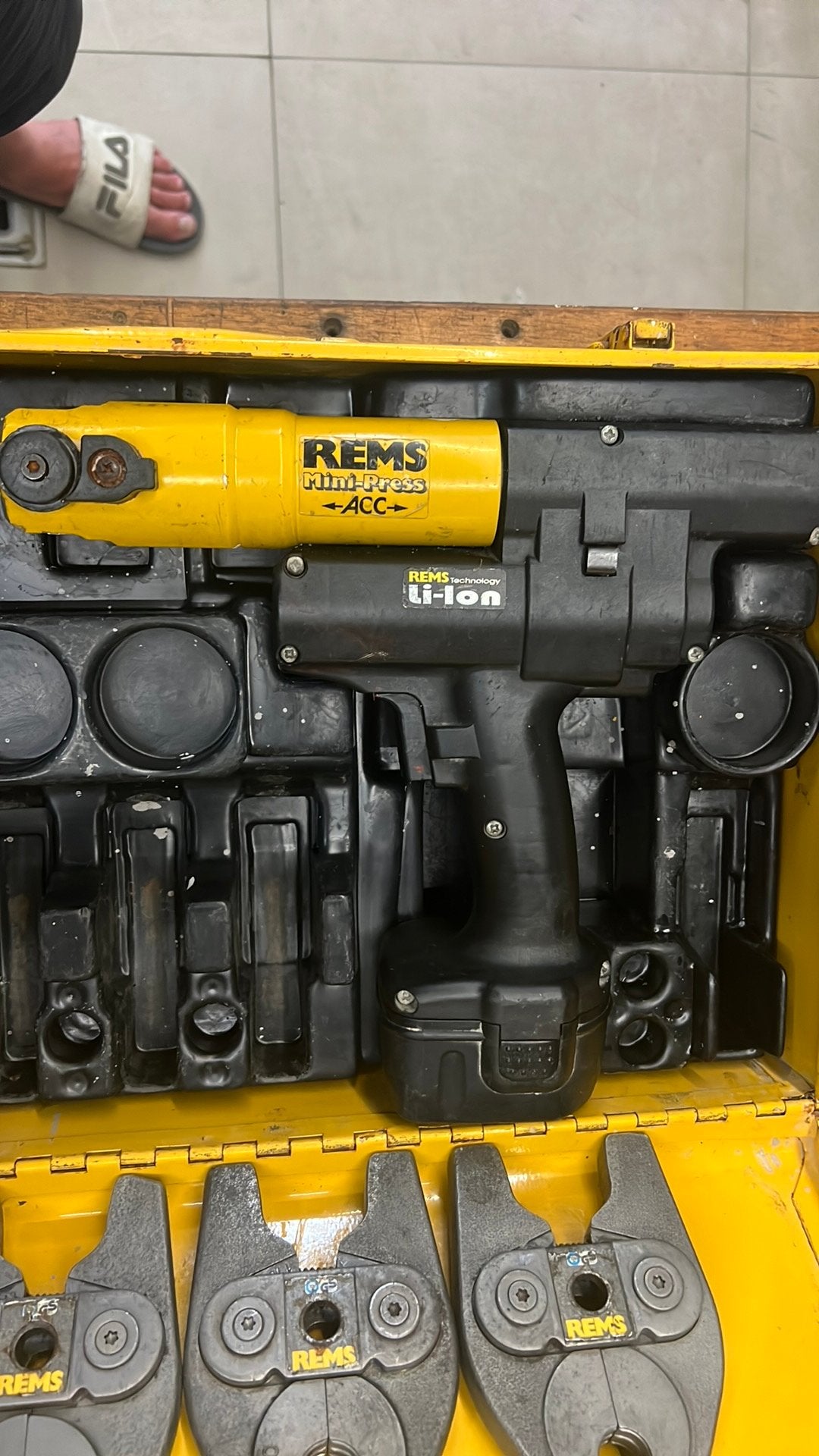 Perstang rems mini inc uponor persbekken, Ophalen of Verzenden, Zo goed als nieuw