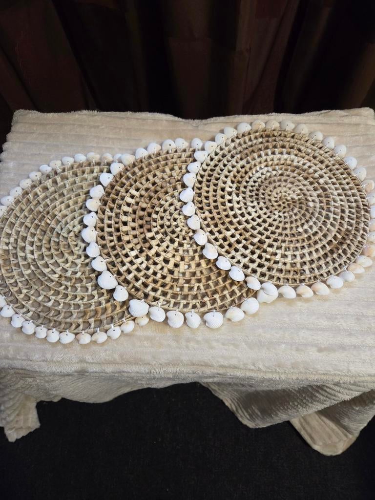 Set van 3 rotan onderzetters met schelpen, Beige, Ophalen of Verzenden, Natuurlijk materiaal, Landelijk
