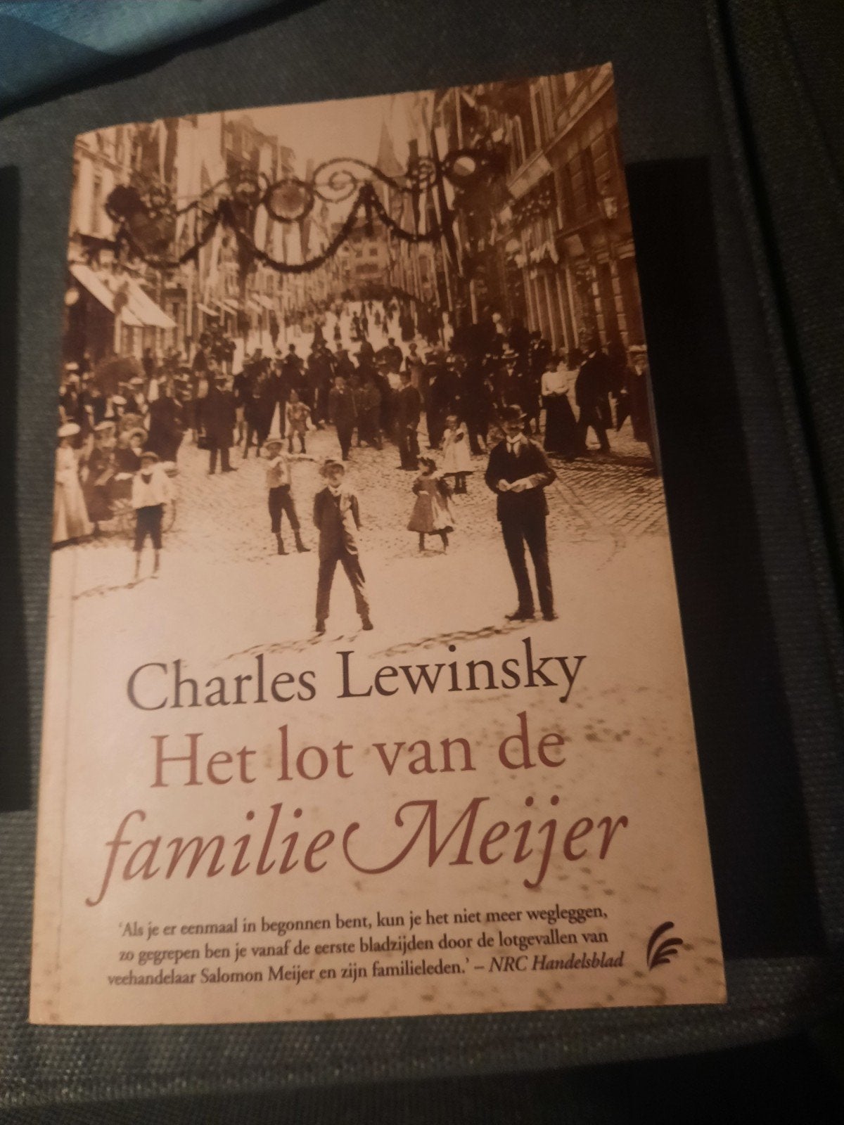 Charles Lewinsky - Het lot van de familie Meijer, Ophalen of Verzenden, Zo goed als nieuw, Charles Lewinsky