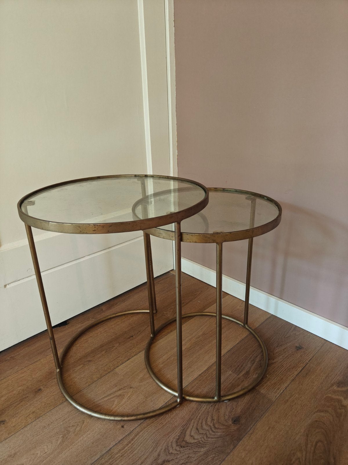 Sissy Boy bijzettafeltjes met glazen blad, Minder dan 55 cm, Gebruikt, Rond, Glas