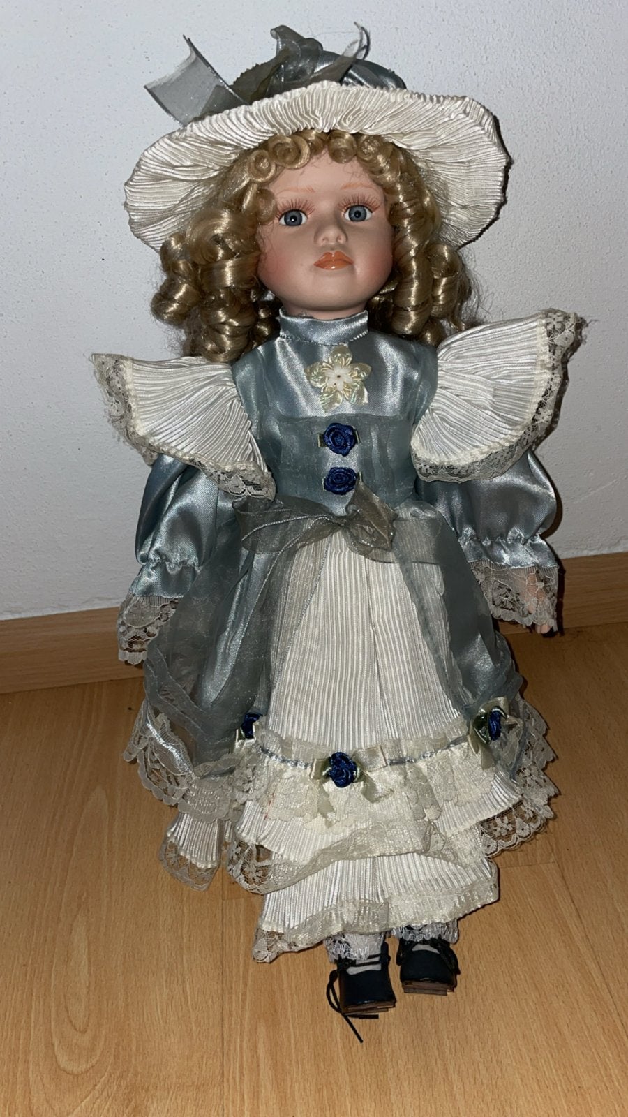 Vintage Porseleinen Pop in Elegante Blauwe Jurk, Ophalen of Verzenden, Gebruikt, Pop