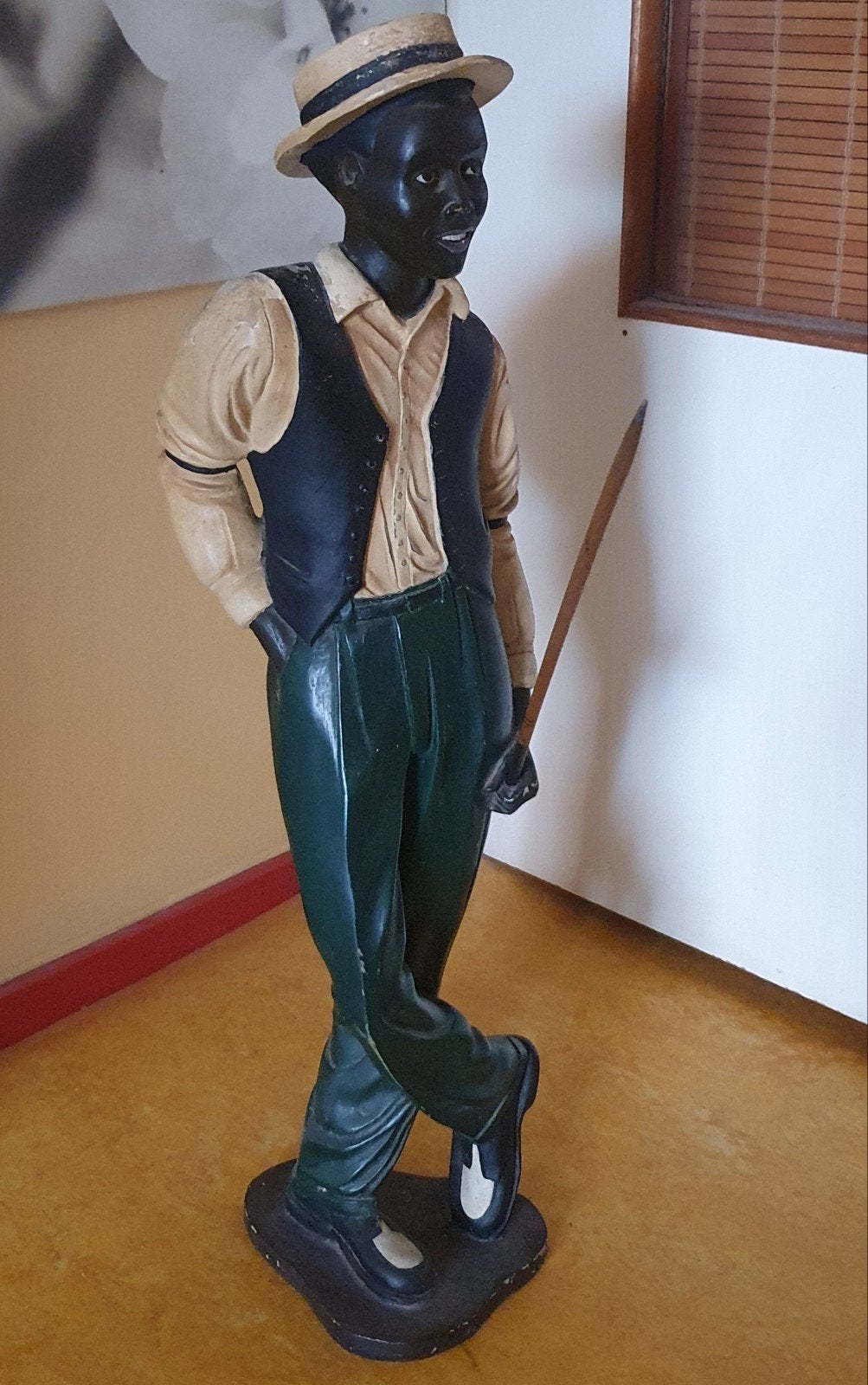 Vintage Beeld van een Jongen met Hoed en Stok, Ophalen