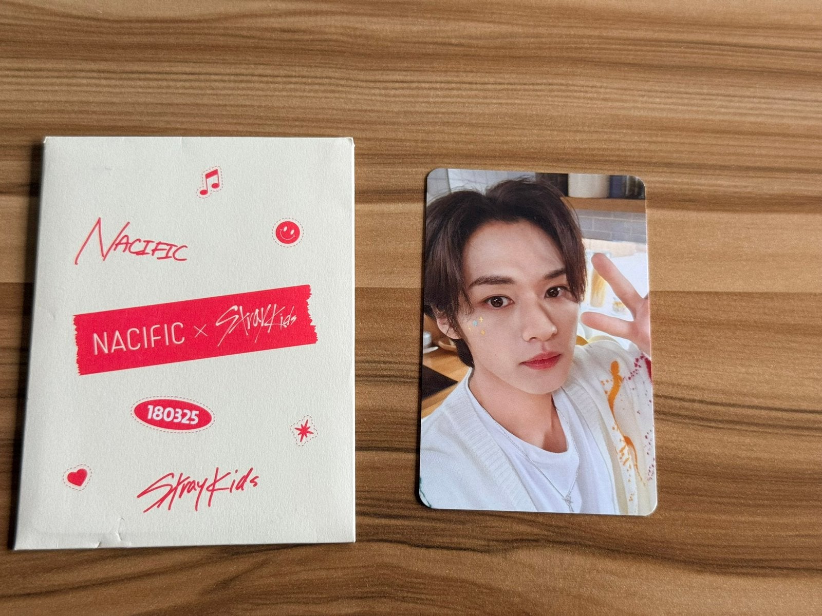 Stray Kids Lee Know photo card Nacific, Verzamelen, Ophalen of Verzenden, Zo goed als nieuw, Foto of Kaart