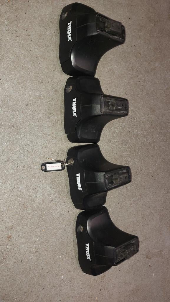 Thule rapid syteem voeten type 754 voor Thule dakdragers., Auto diversen, Ophalen of Verzenden, Zo goed als nieuw
