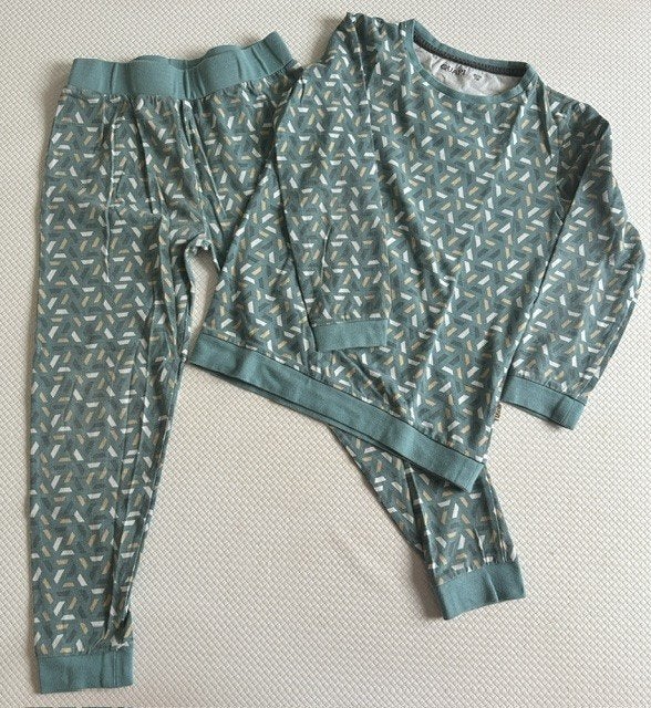 Pyjama van Quapi, maat 122 / 128 zgan (N873), Nacht- of Onderkleding, Ophalen of Verzenden, Zo goed als nieuw, Jongen