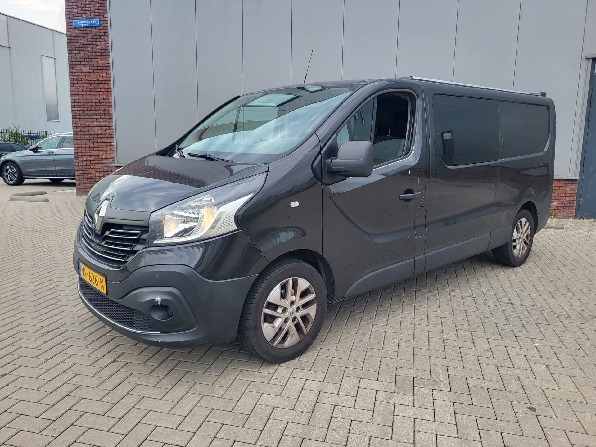Renault Trafic 1.6 dCi T29 L2H1 DC Comfort AIRCO 6 BAK DUBBE, Voorwielaandrijving, Euro 5, 15 km/l, Gebruikt