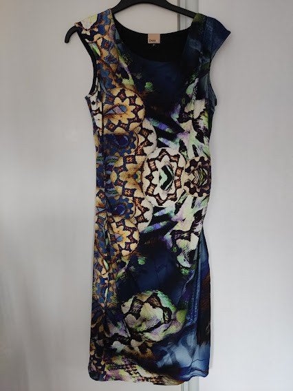 Dressire dames jurk met slang patroon motief ( satin look ), Maat 38/40 (M), Overige kleuren, Ophalen of Verzenden, Zo goed als nieuw
