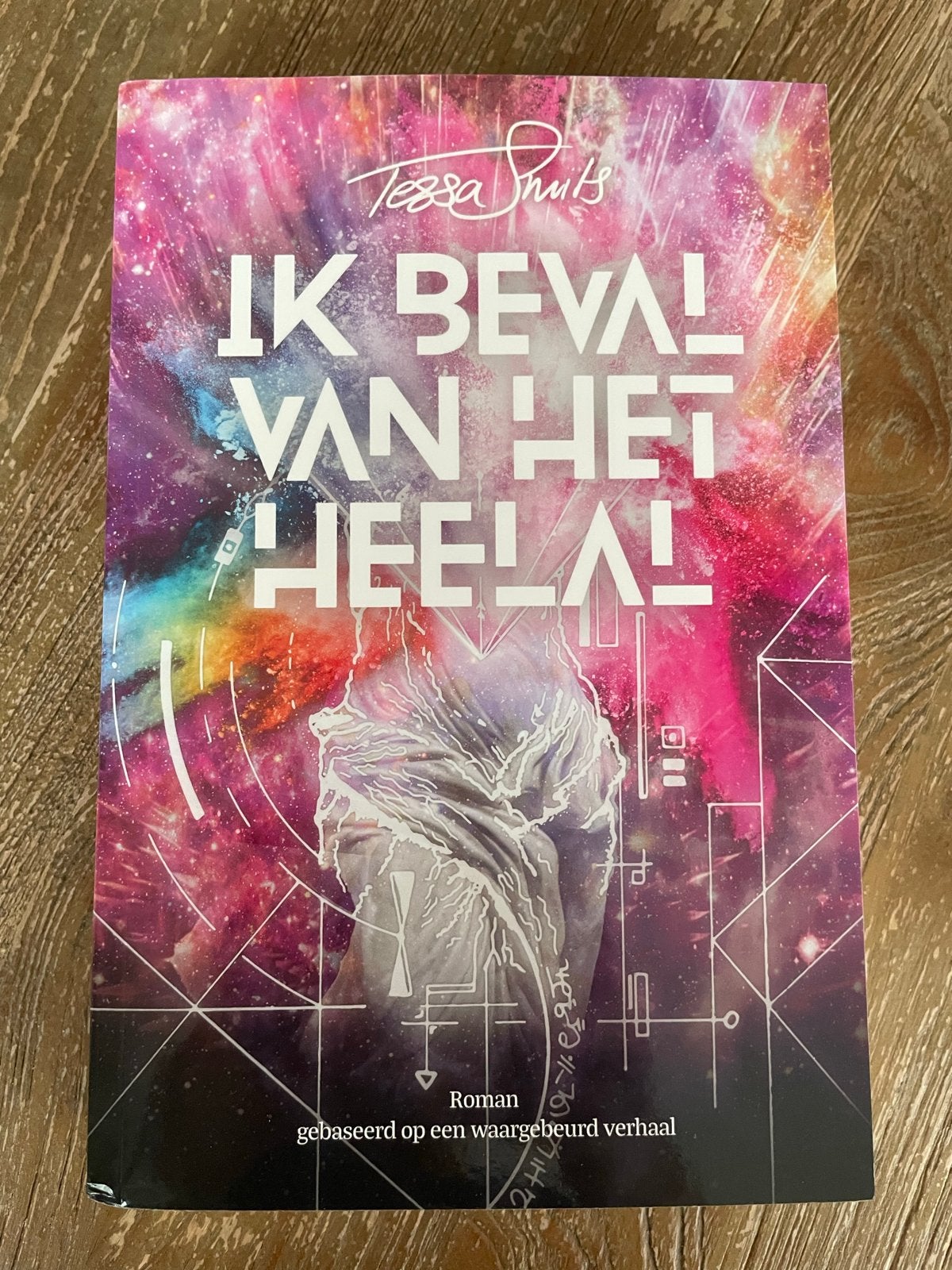 Ik beval van het heelal - Tessa Smits (Roman), Ophalen of Verzenden, Gelezen, Nederland