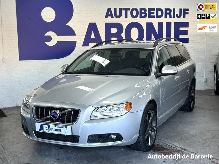 Volvo V70 2.0T Momentum, Zwart, 4 cilinders, Handgeschakeld, 203 pk