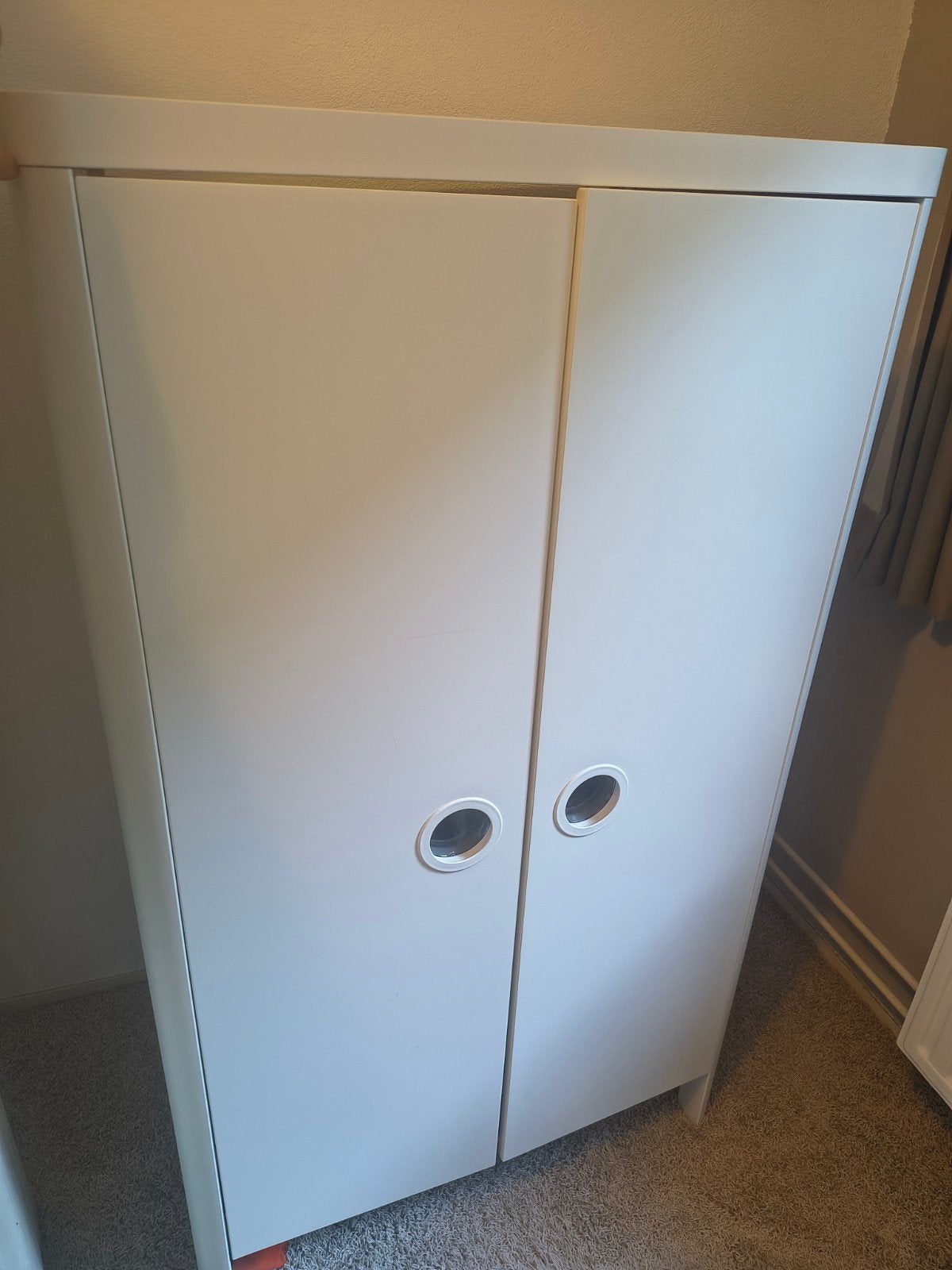 IKEA Busunge kinderkledingkast 80x139 cm, Met deur(en), Gebruikt, 100 tot 150 cm, 25 tot 50 cm
