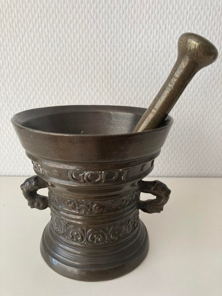 Vijzel. 17e eeuw. Hollands. Brons. LOF GODT VAN AL Ao 1674., Antiek en Kunst, Antiek | Overige Antiek, Verzenden
