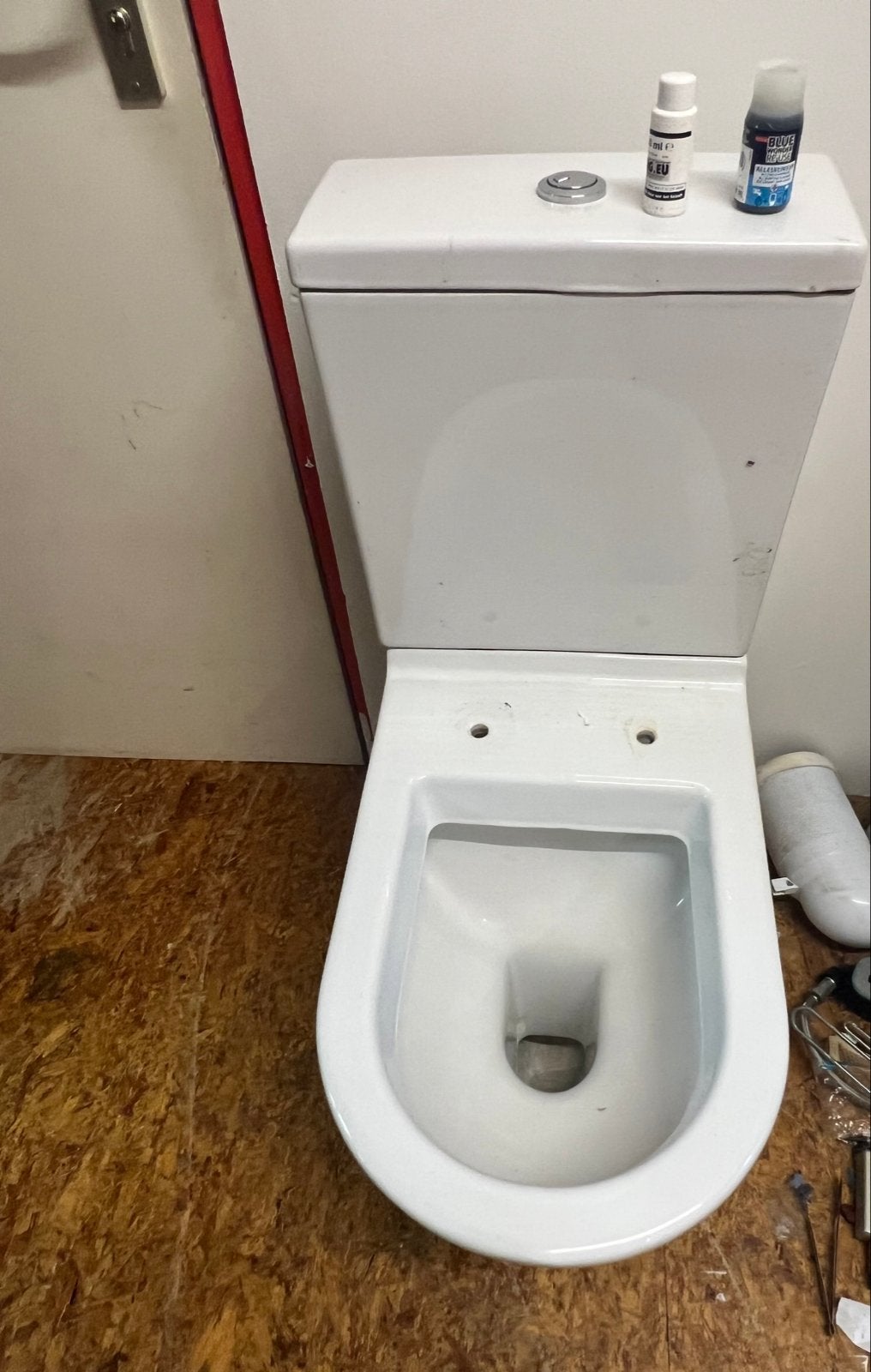 Wit toilet met stortbak - Gebruikt, Ophalen of Verzenden, Gebruikt, Toilet