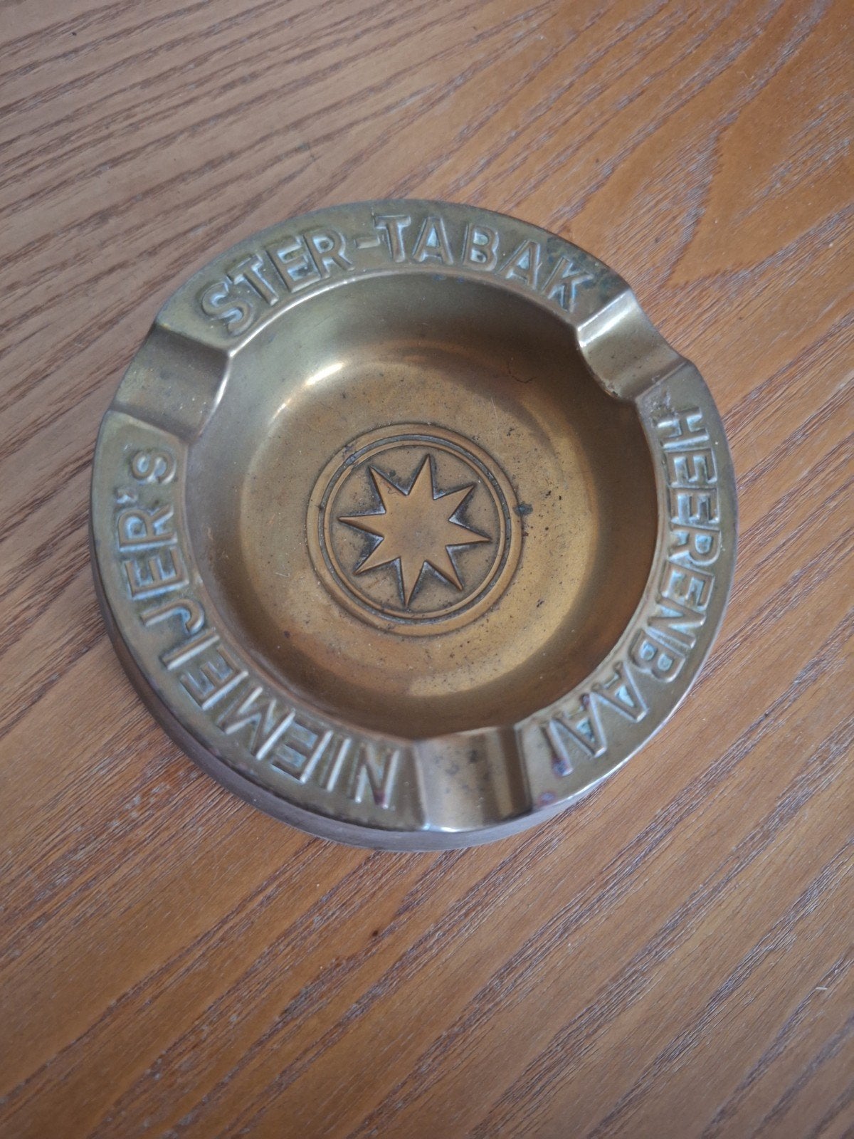 Vintage messing asbak 'Niemeyer's Ster-Tabak Heerenbaai', Verzamelen, Ophalen, Gebruikt, Asbak