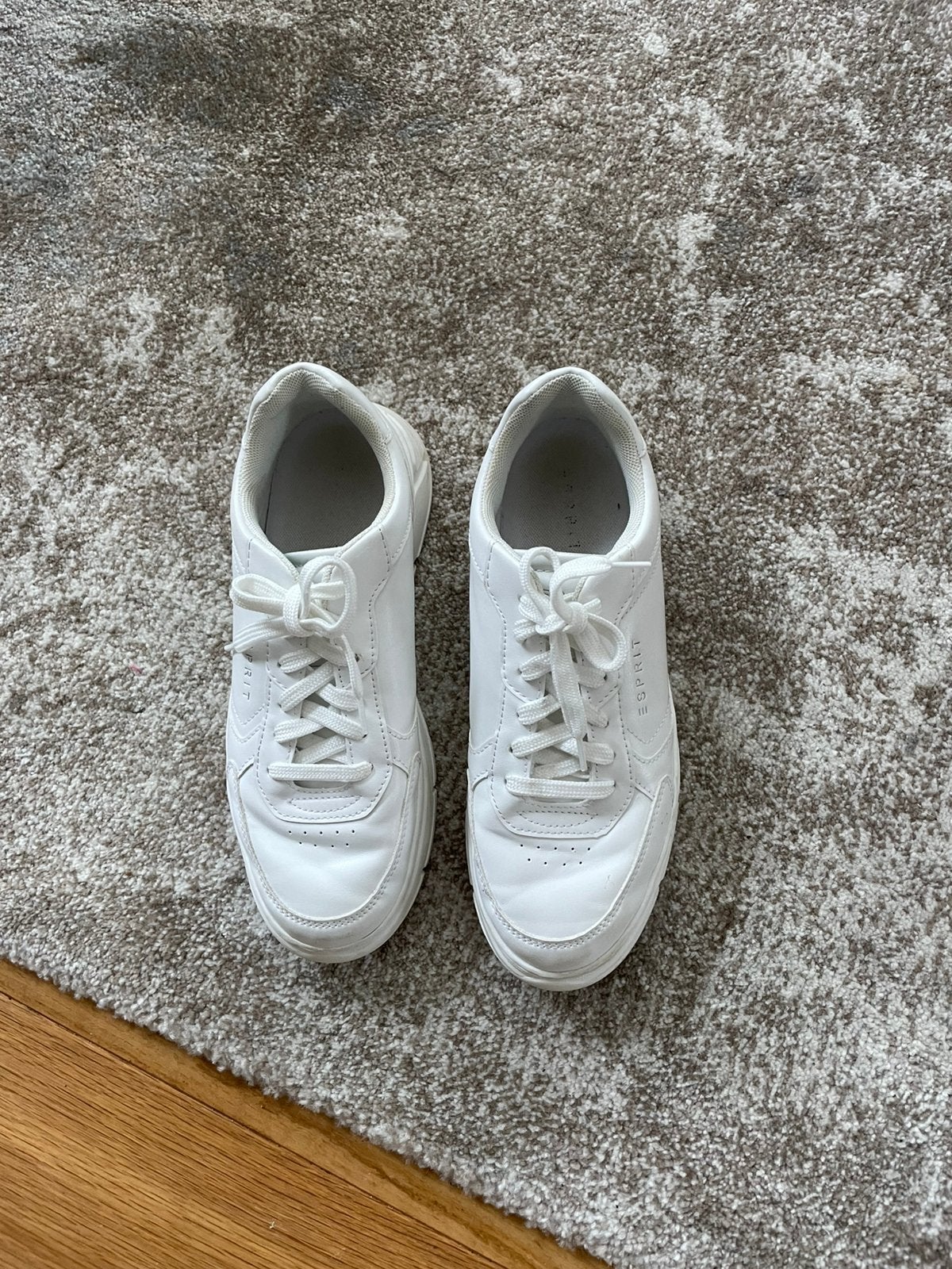 Esprit witte sneakers maat 40, Kleding | Dames, Schoenen, Ophalen, Zo goed als nieuw, Wit, Sneakers of Gympen