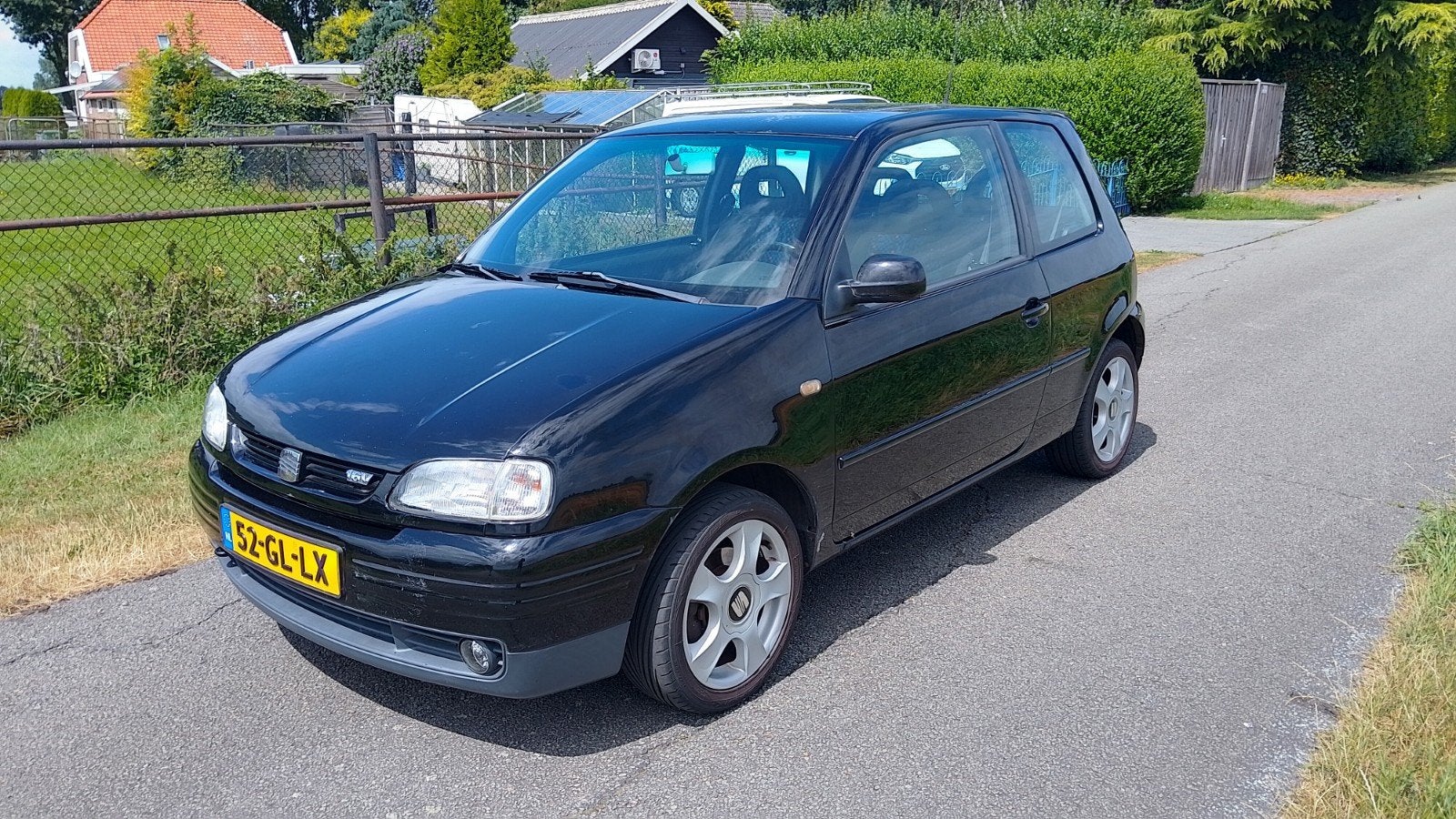 Seat Arosa 1.4 16V 74KW 101pk 2001 Zwart, nieuwe motor, 4 stoelen, 100 pk, Zwart, Origineel Nederlands