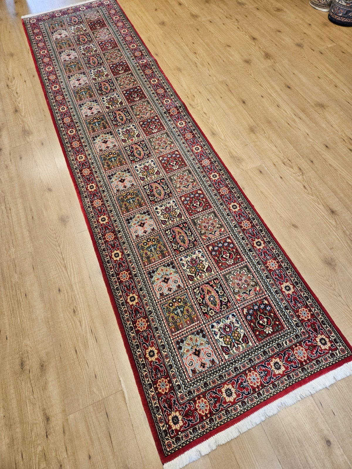 Vintage handgeknoopt perzisch tapijt loper ghom 307x74, Info@SlatsAntiek.nl, Tweedehands, Perzisch, 200 cm of meer