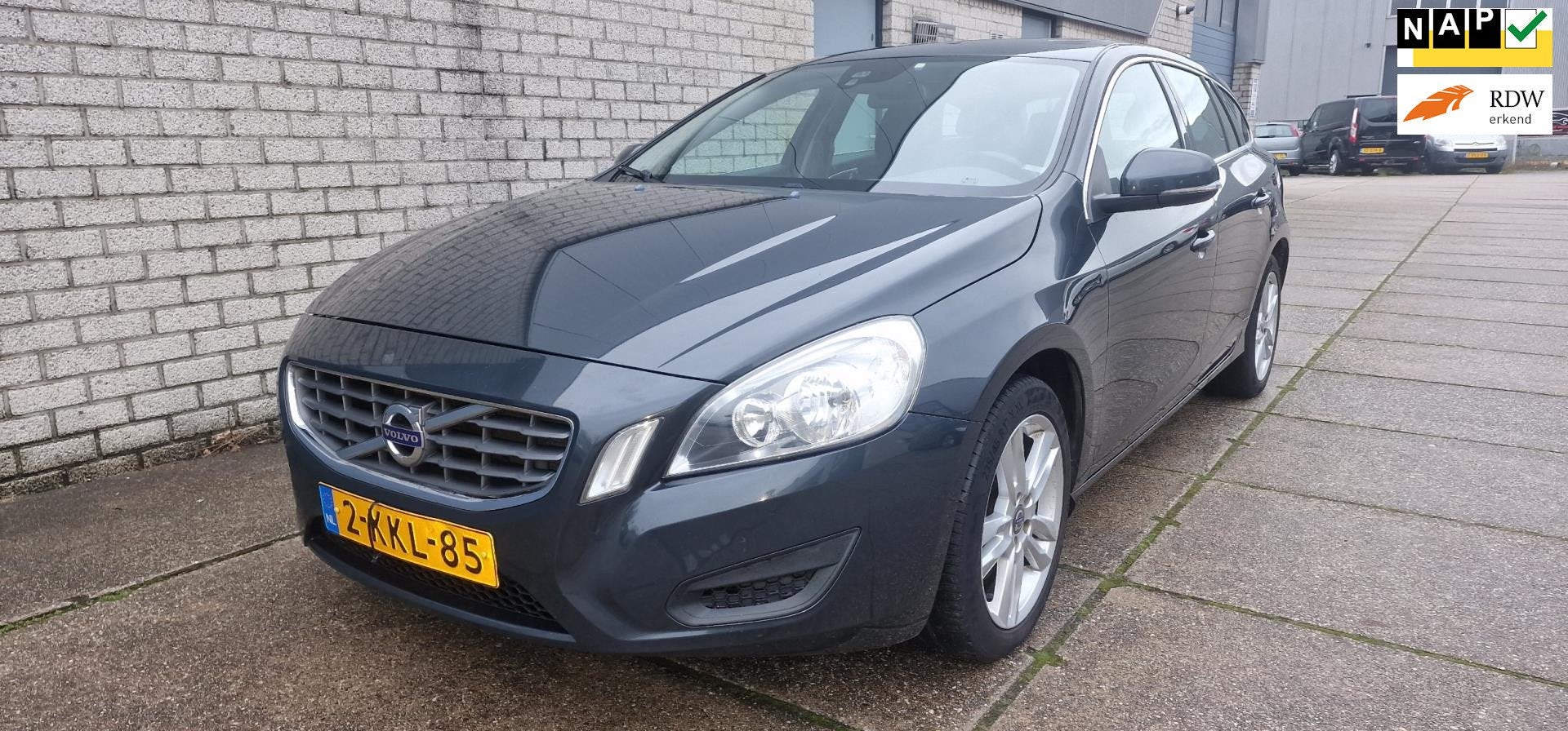 Volvo V60 1.6 T3 Momentum 1e eigenaar NAP Airco..., Voorwielaandrijving, Gebruikt, 4 cilinders, 150 pk