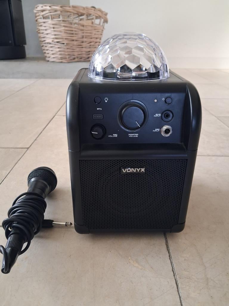Muziek box, geluid, lichten, microfoon, Ophalen, Zo goed als nieuw, Luidspreker(s)