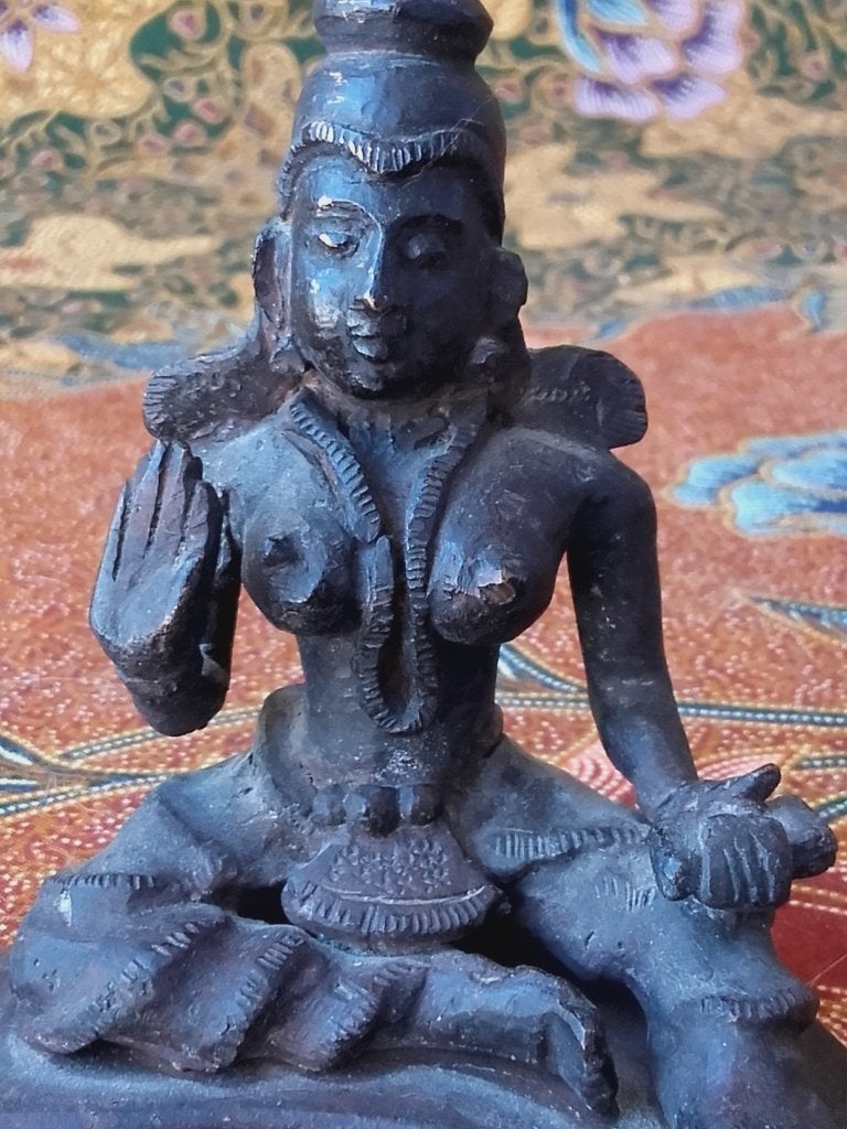 Antiek brons tempelbeeldje uit India van een Devi 10 cm., Antiek en Kunst, India, Handgemaakt, Ophalen of Verzenden, Brons